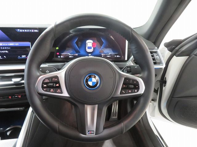 G26 i4 eDrive40 RHD