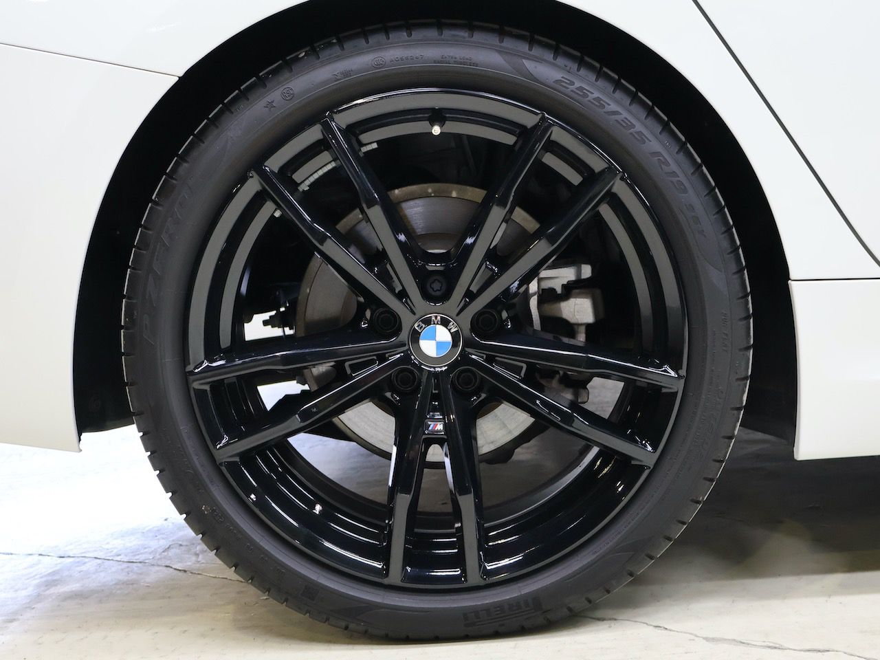 G20 320d xDrive RHD Saloon