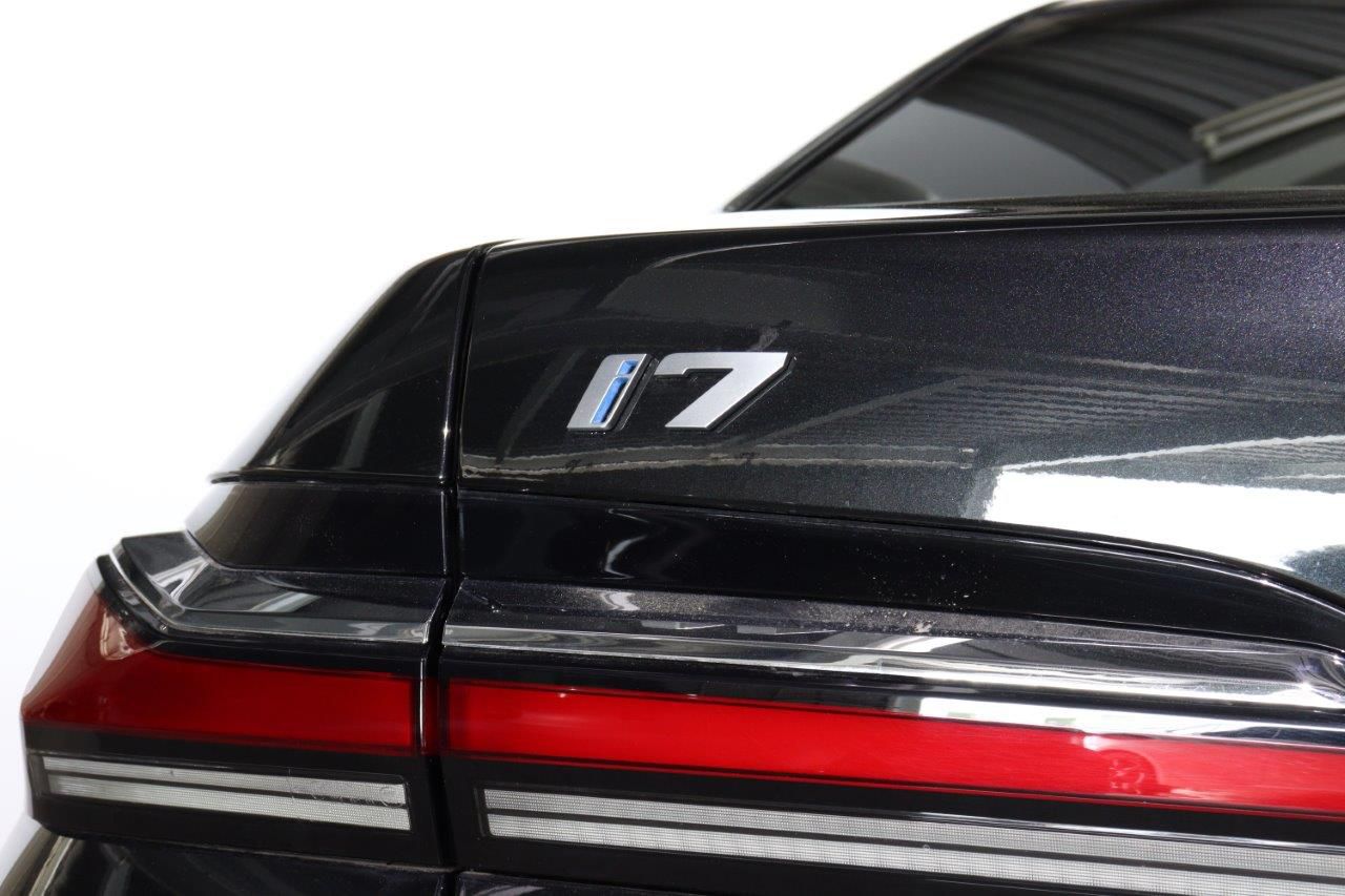 i7 xDrive60 Sedan RHD