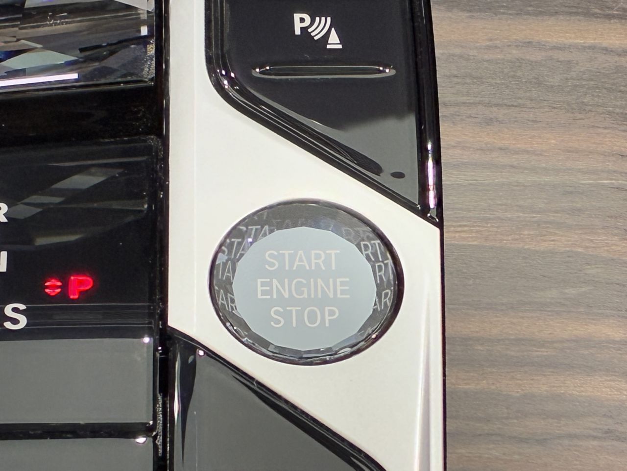 X7 xDrive40d RHD US