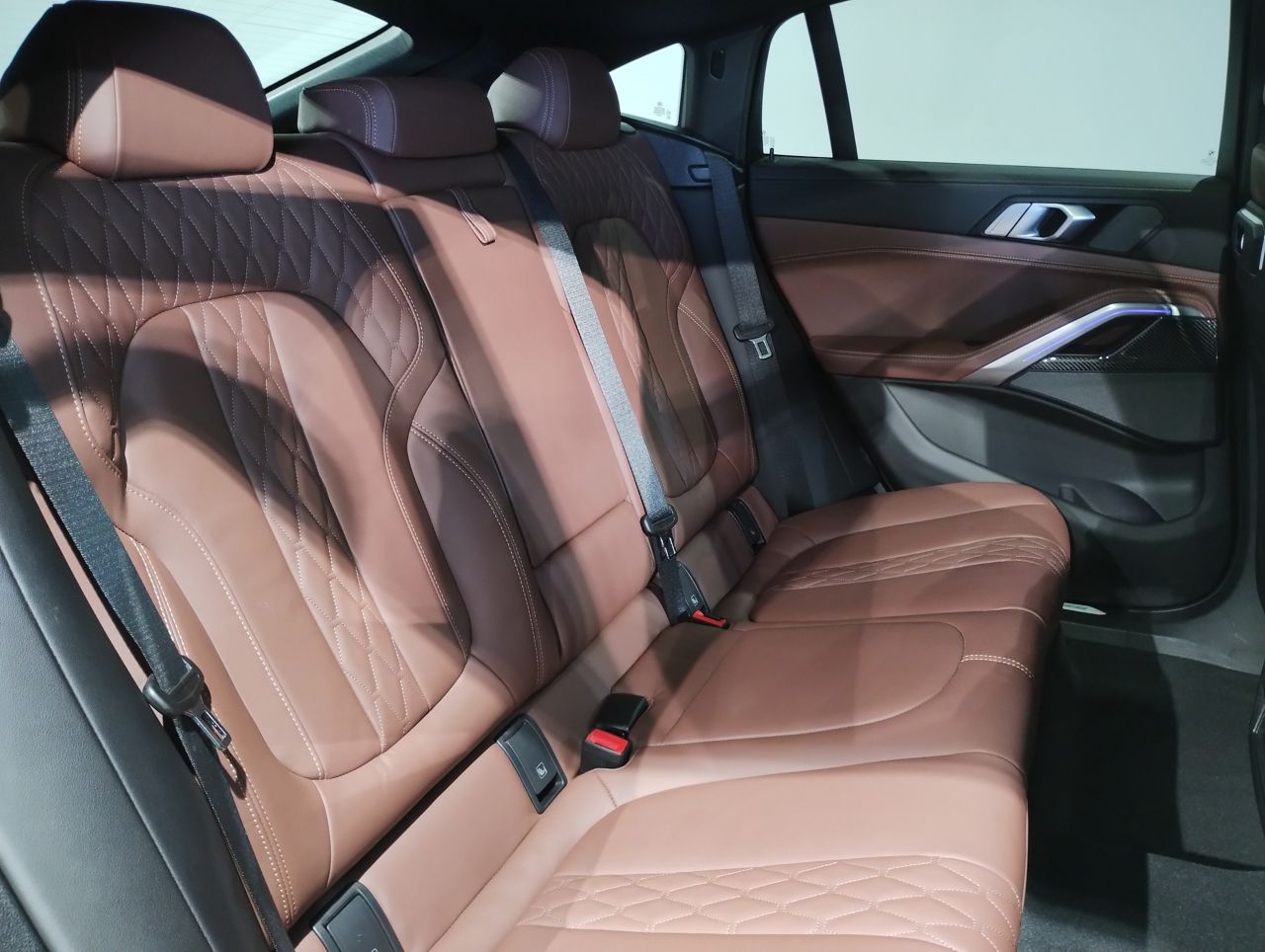 X6 M60i xDrive RHD