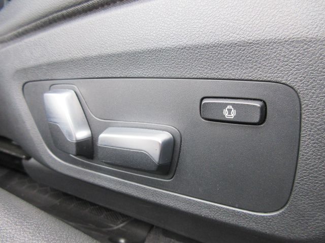 G20 320d xDrive RHD Saloon