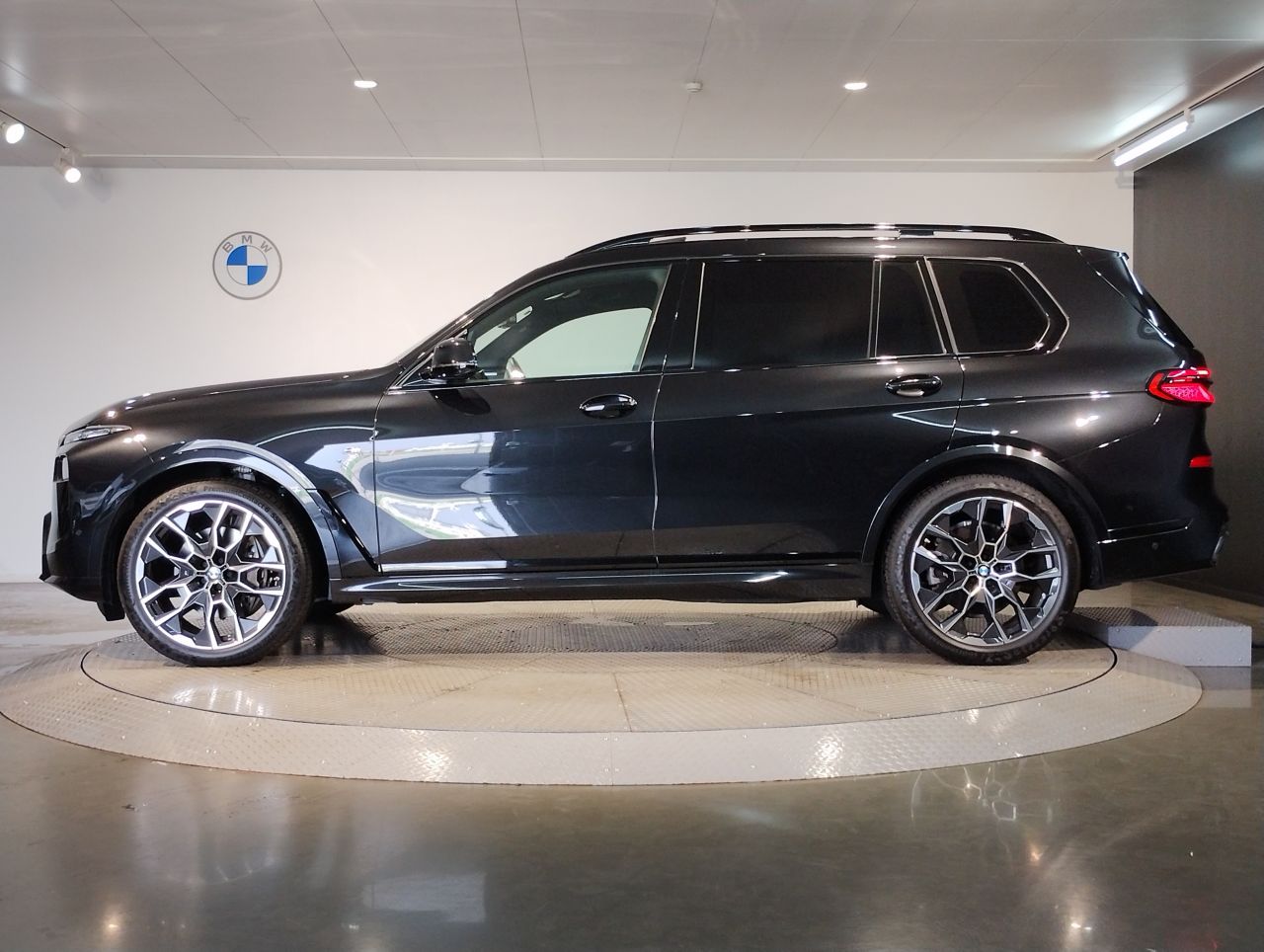 X7 xDrive40d RHD US