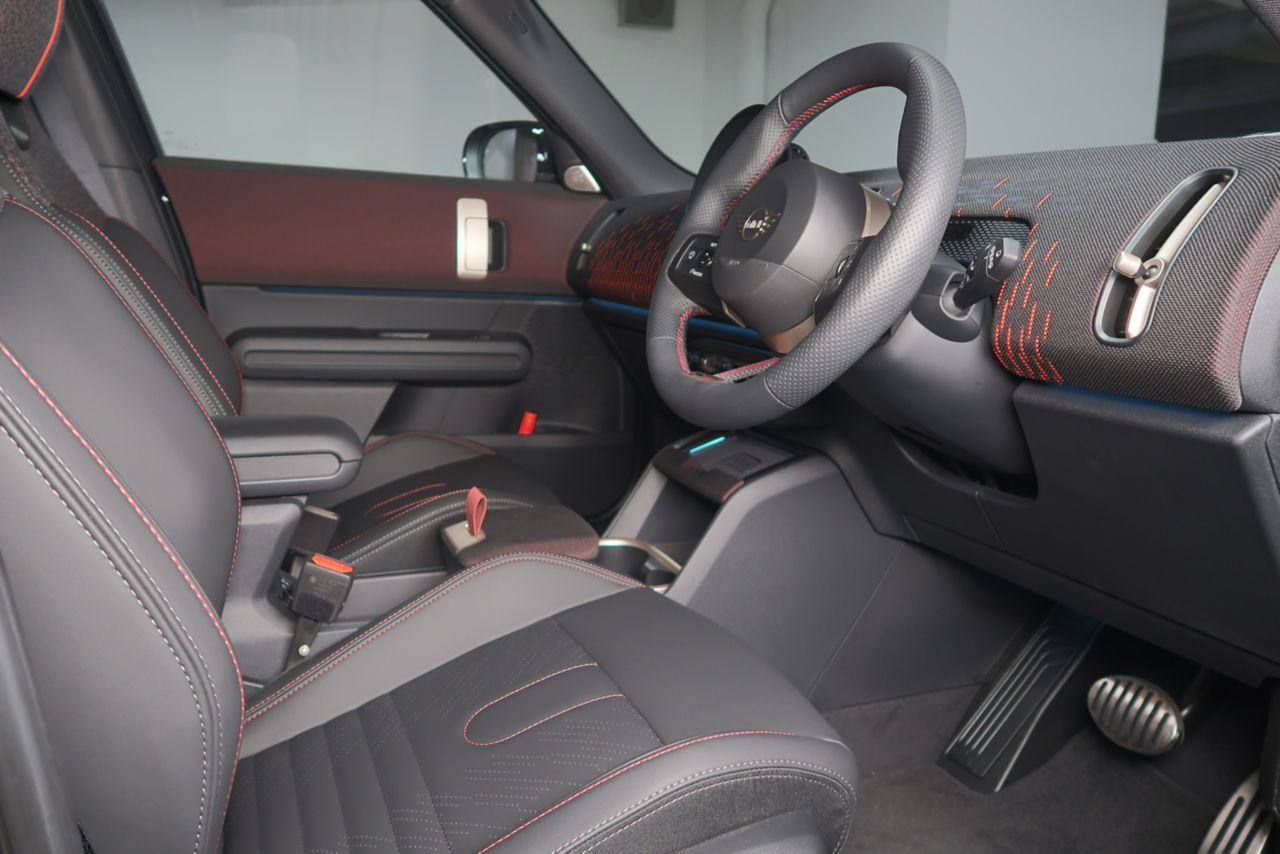 U25 MINI John Cooper Works Countryman ALL4