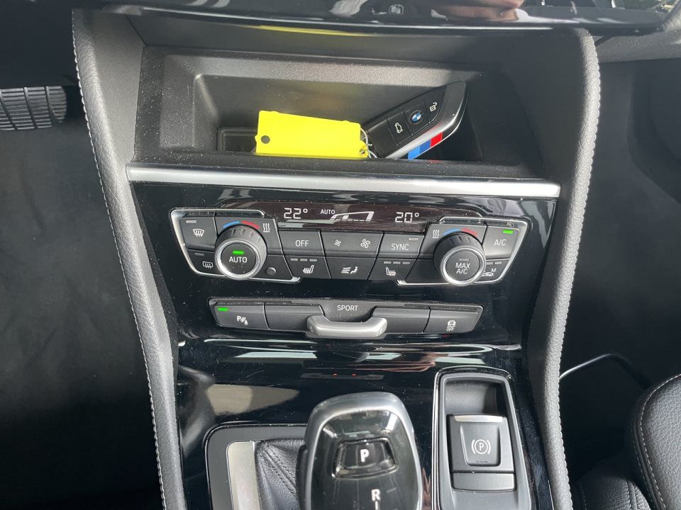 BMW 218