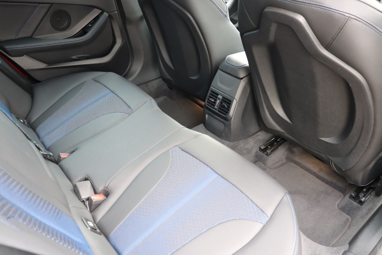 F40 118d Sports Hatch 5-door B47 2.0d