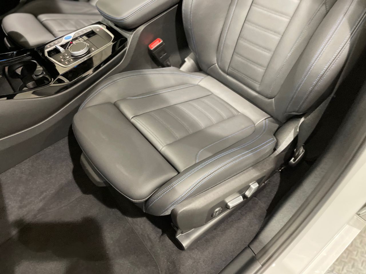 G08 iX3 BEV RHD