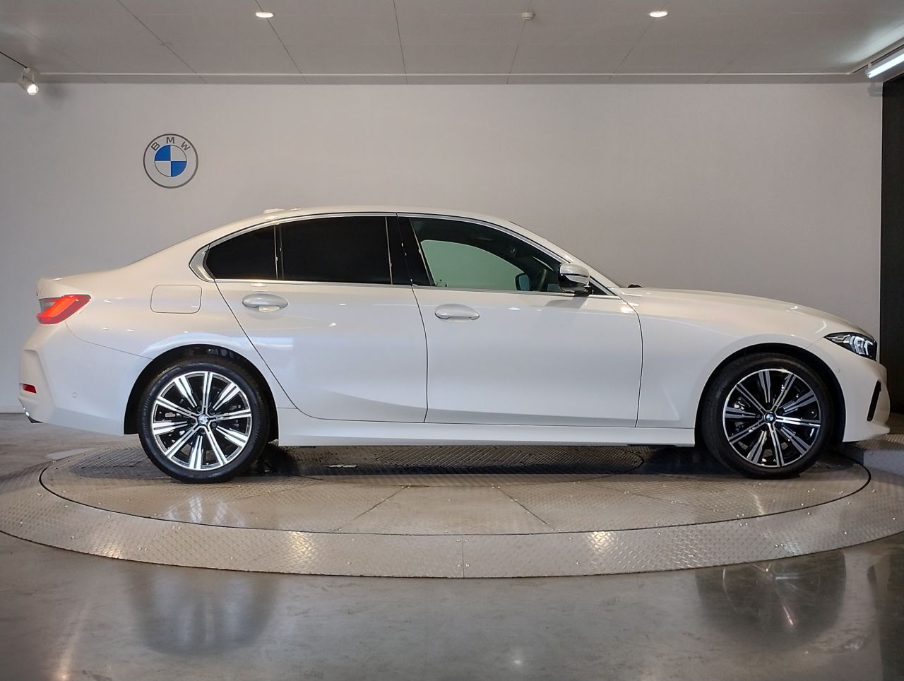 G20 320i Saloon LCI RHD MX
