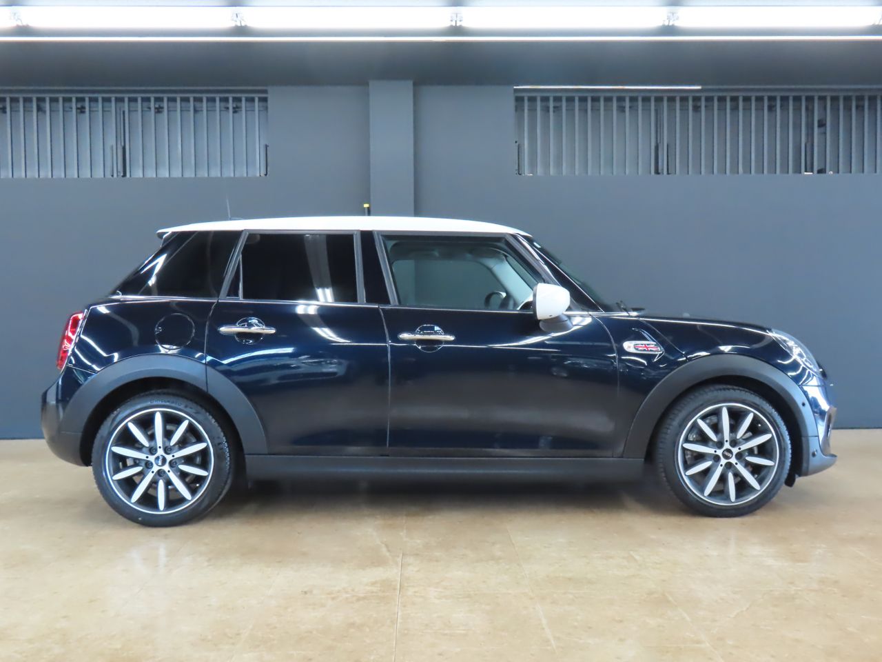F55 MINI Cooper 5-Door Hatch LCI