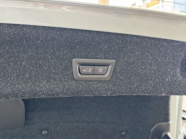 320d xDrive Berline RHD