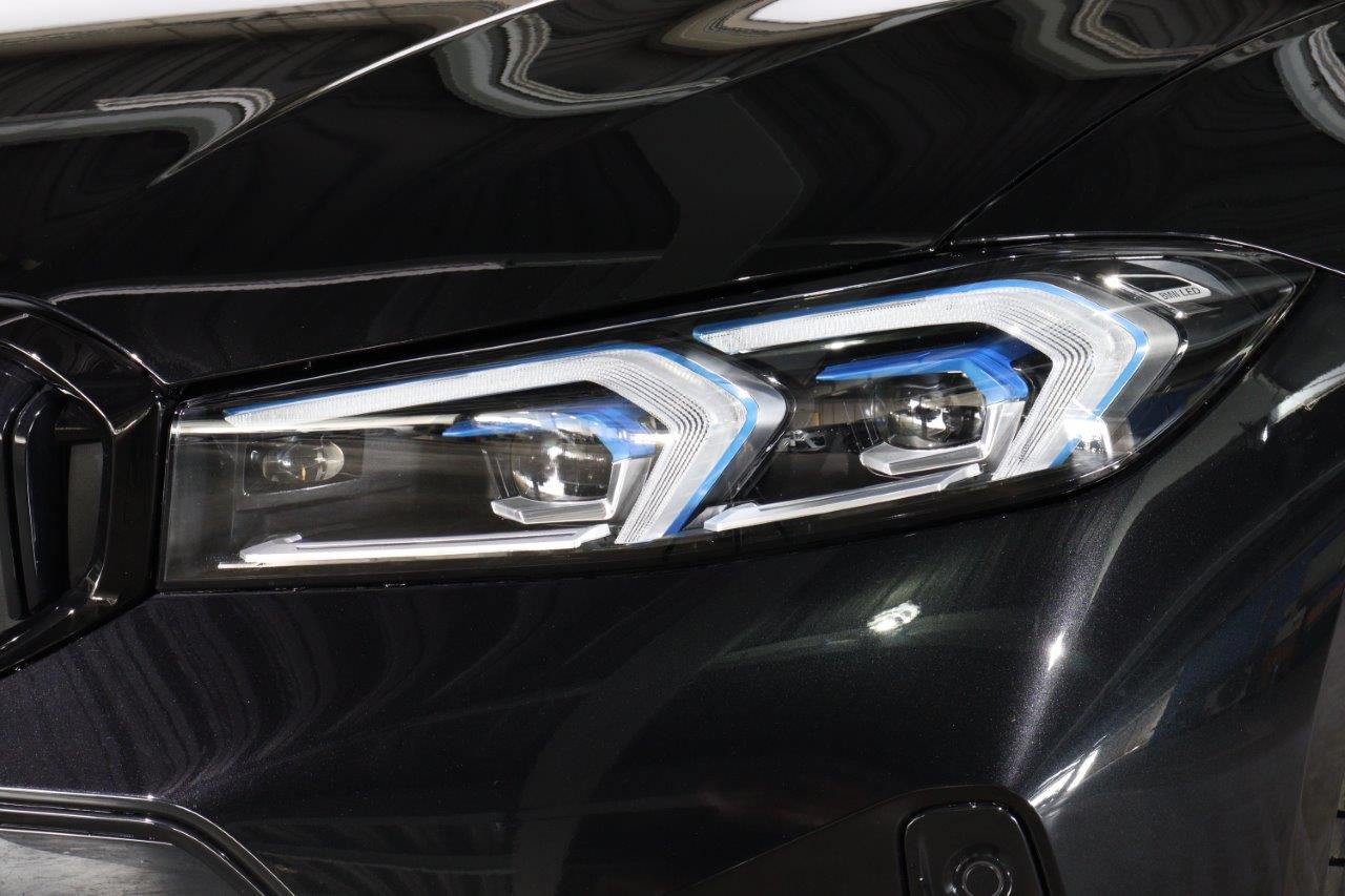 320d xDrive Berline RHD