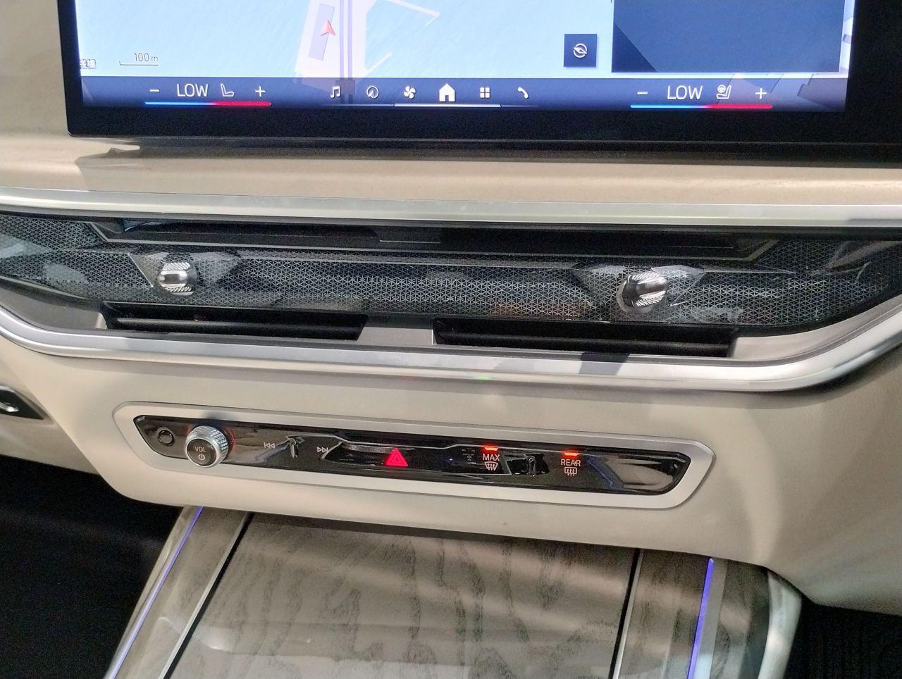 X7 xDrive40d RHD US