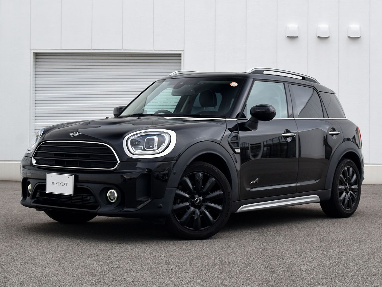 THE NEW MINI COOPER D CROSSOVER ALL4.