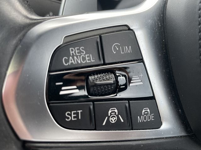 G20 330e Saloon RHD
