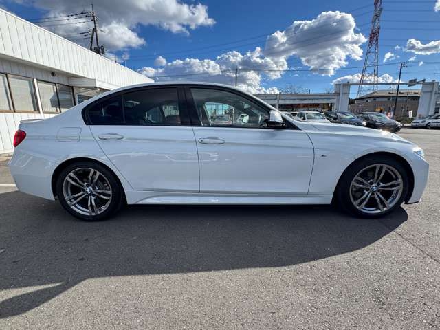 320I SEDAN RHD