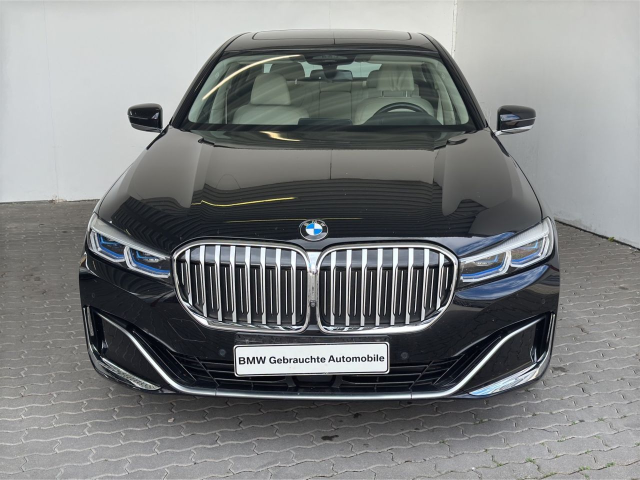 BMW 745