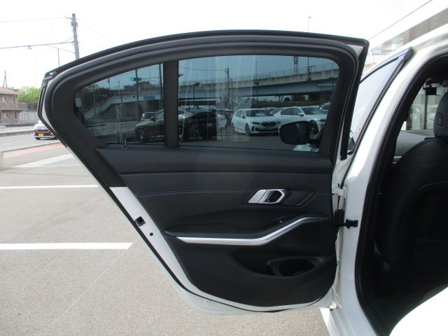 330i Berline RHD