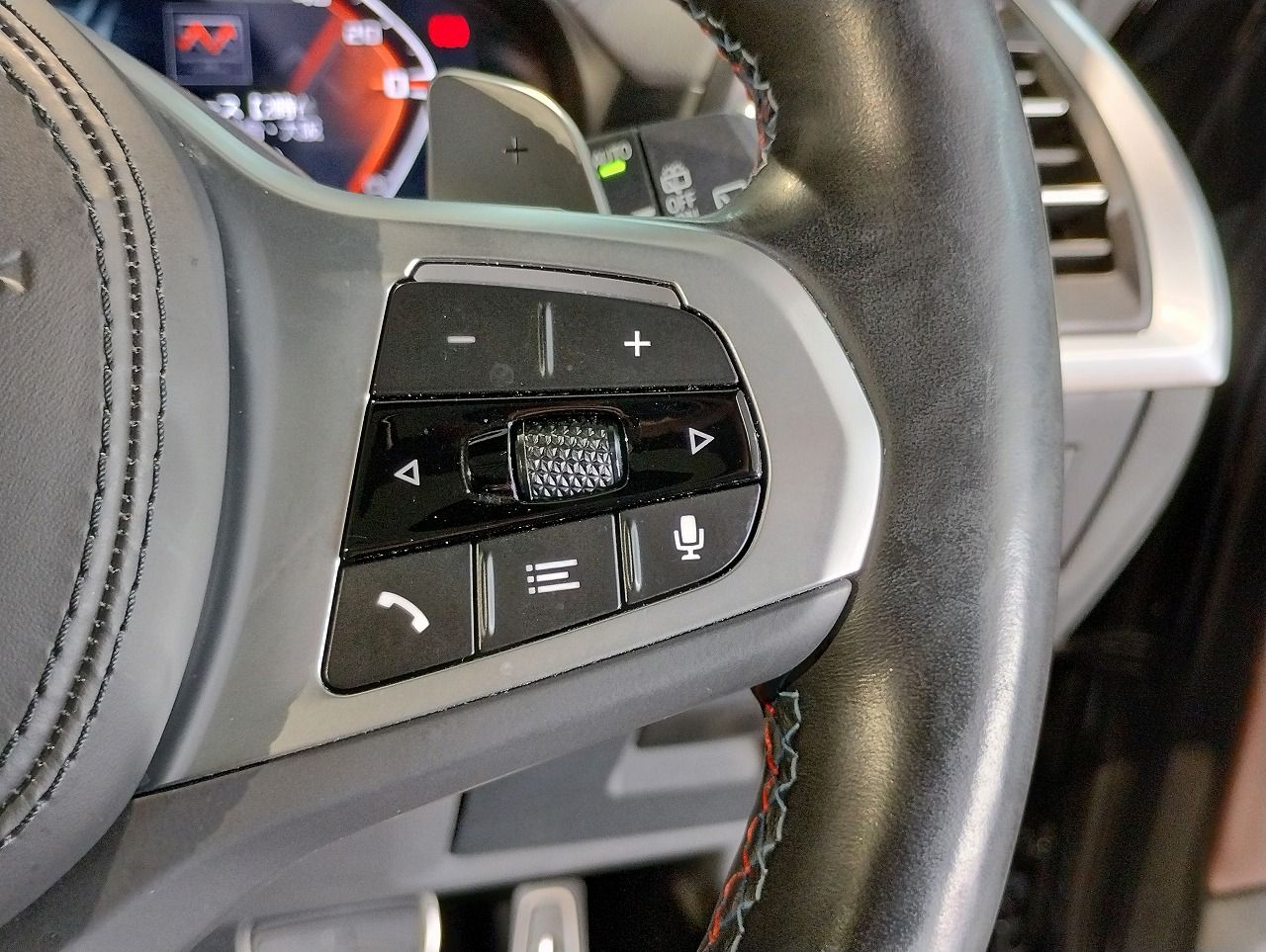 G01 X3 M40d RHD LCI ZA