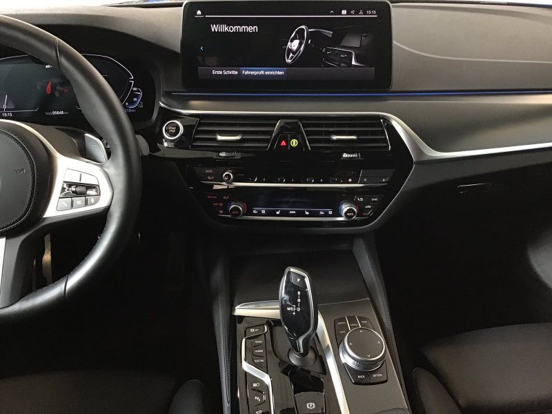 530e xDrive Sedan