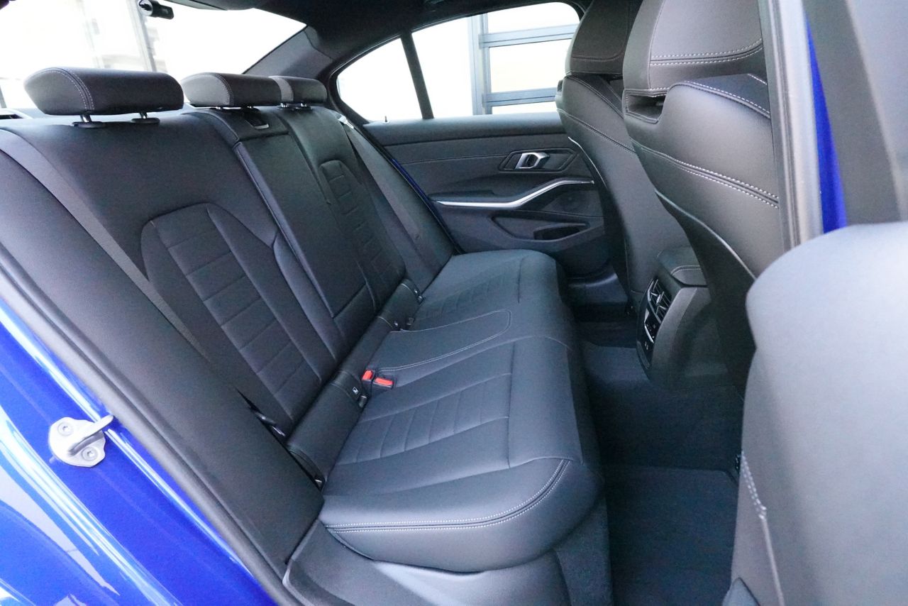 320d xDrive Berline RHD
