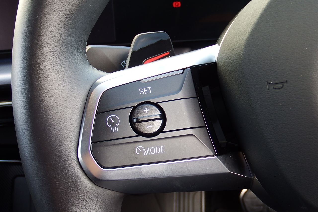 U11 iX1 xDrive30