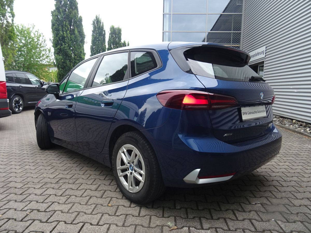 BMW 225