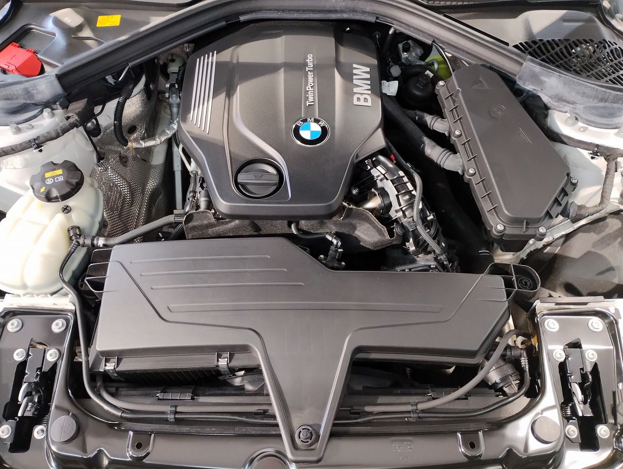320D SEDAN RHD