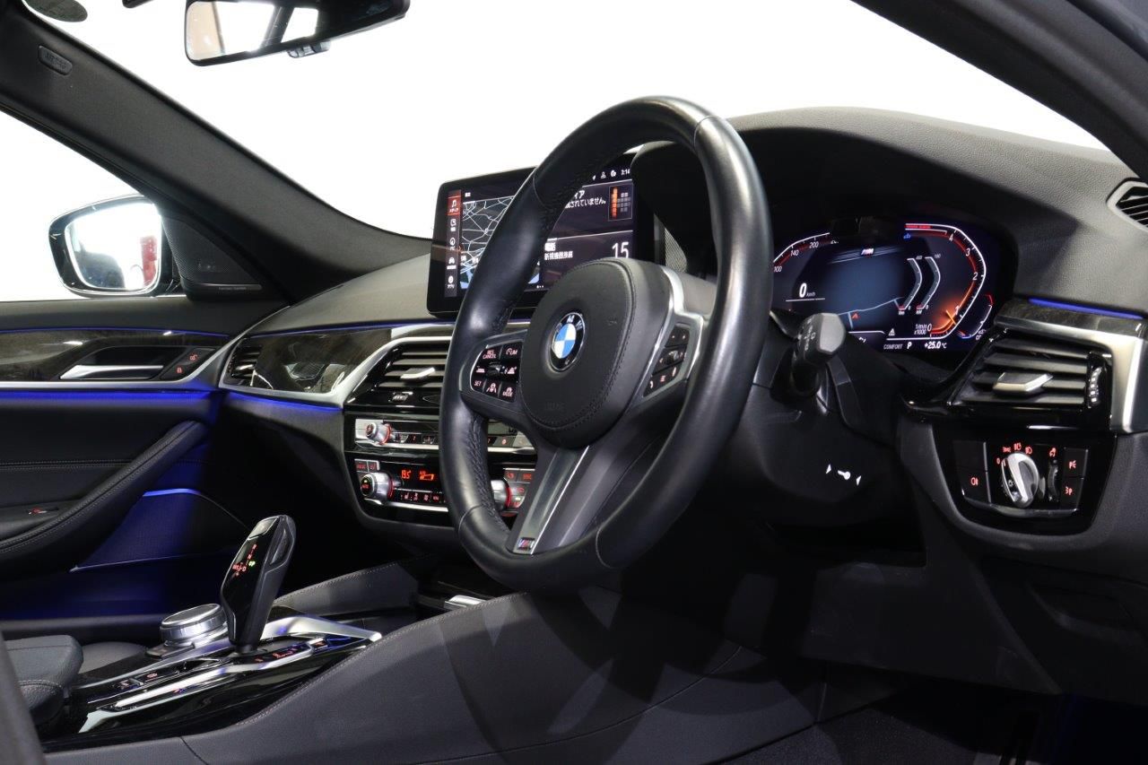 520d xDrive Touring RHD