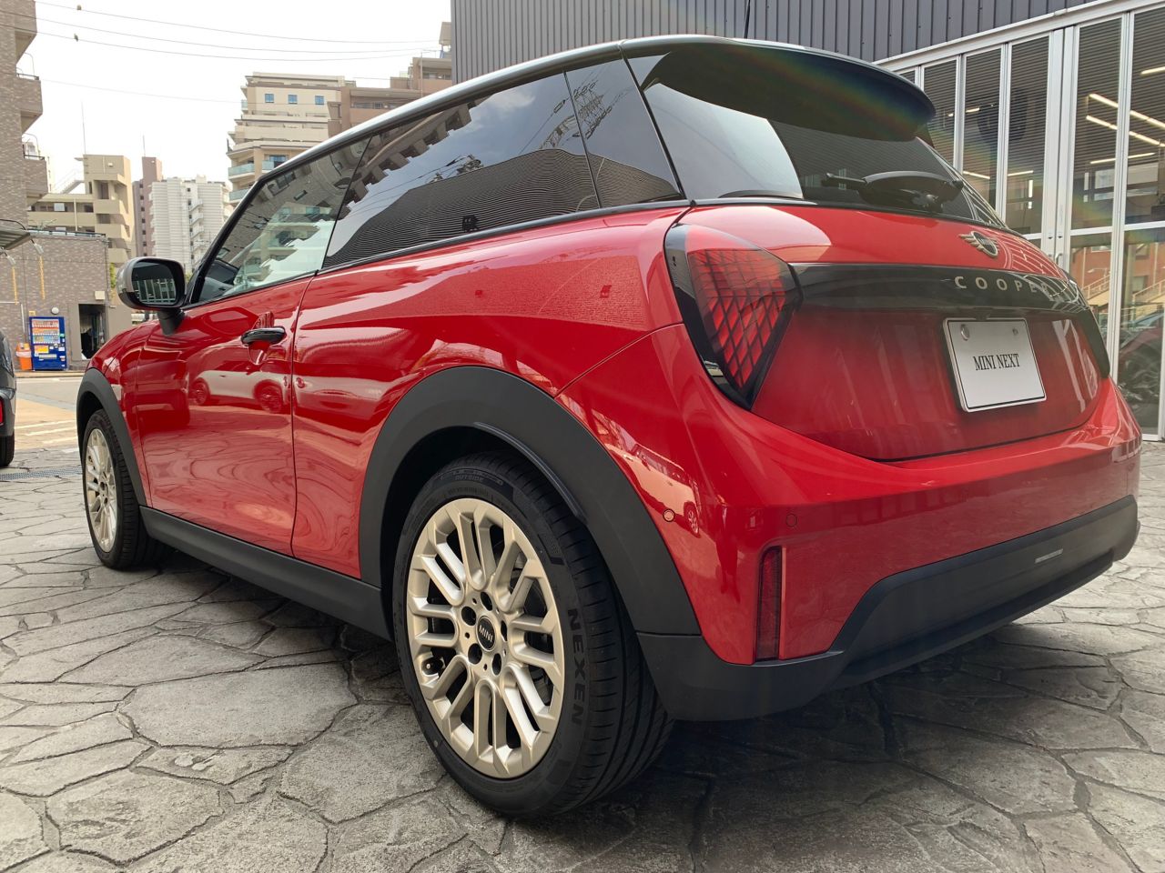 THE NEW MINI COOPER (3 DOOR) C