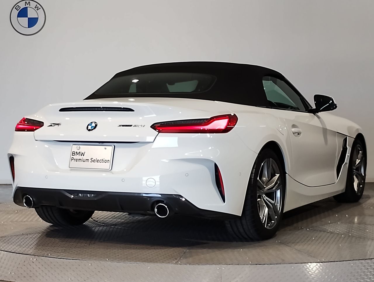 G29 z4 sDrive20i RHD