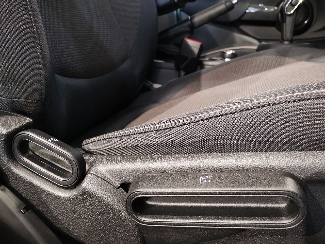 MINI F55 Cooper D 5dr Hatch LCI