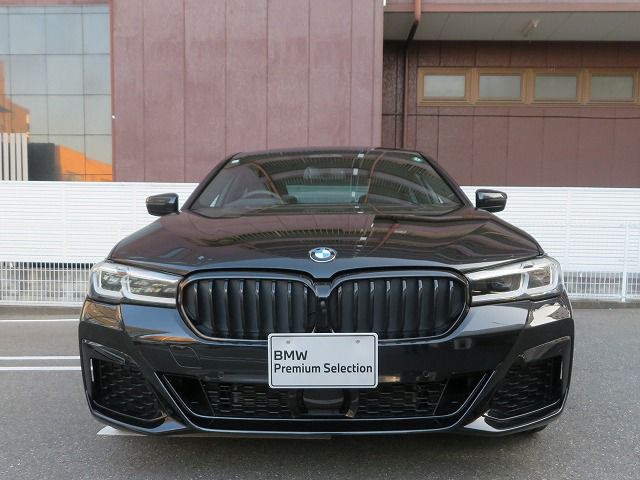 530e Sedan RHD