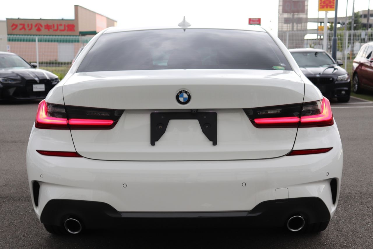 318i Berline RHD