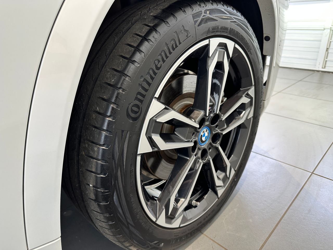 U11 iX1 xDrive30