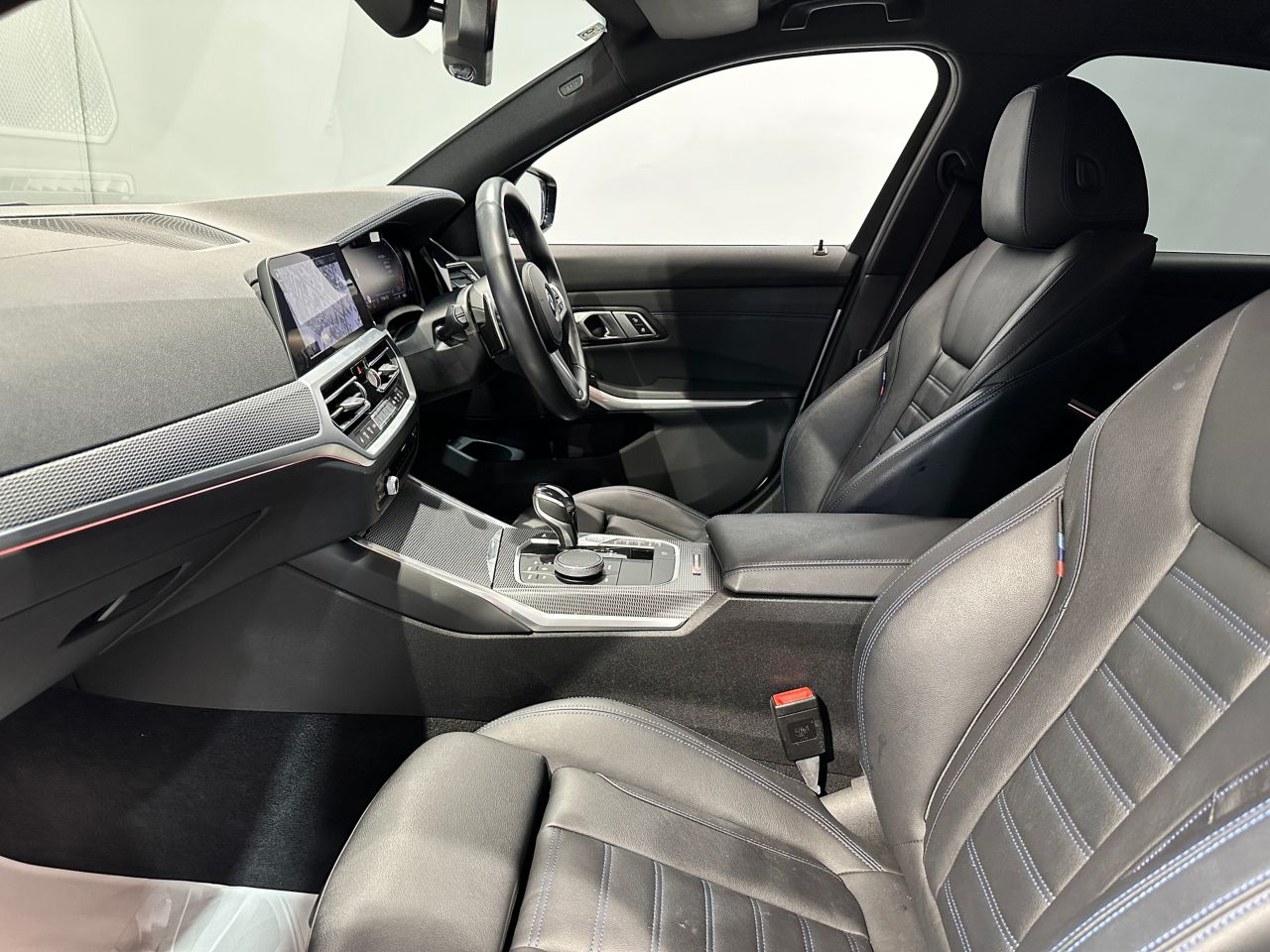 G20 320d xDrive RHD Saloon
