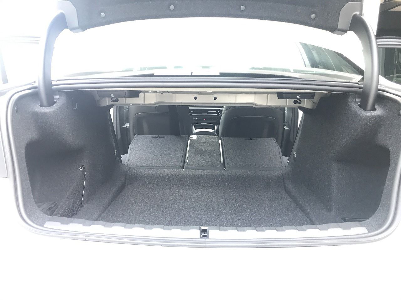320d xDrive Berline RHD