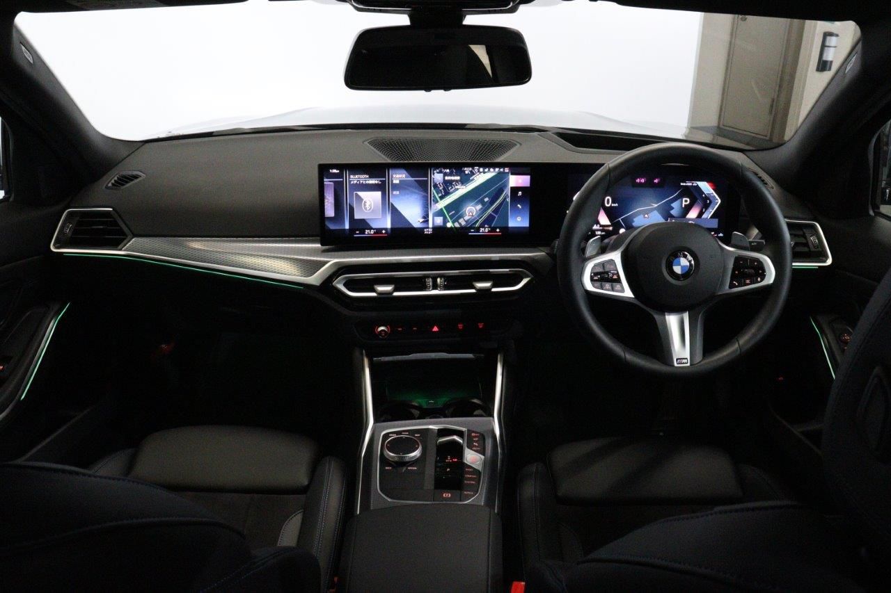 320d xDrive Berline RHD