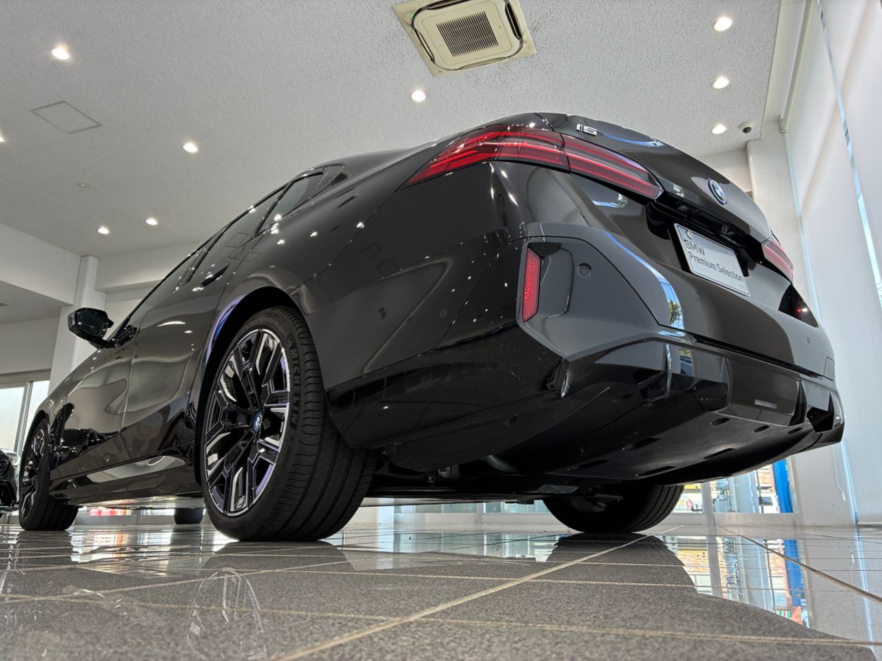 BMW i5 M60 xDrive Sedan RHD