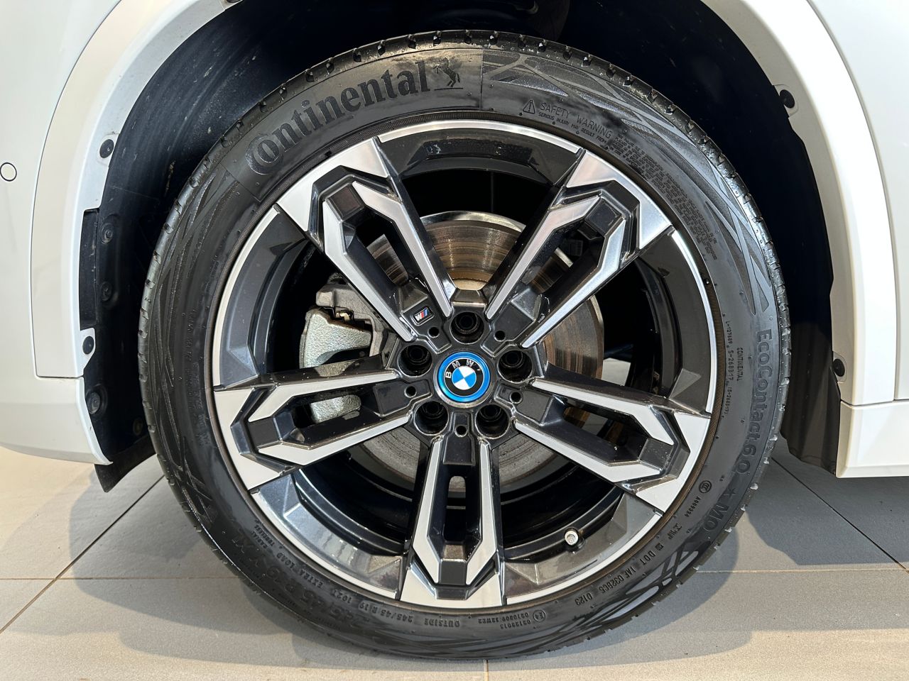U11 iX1 xDrive30