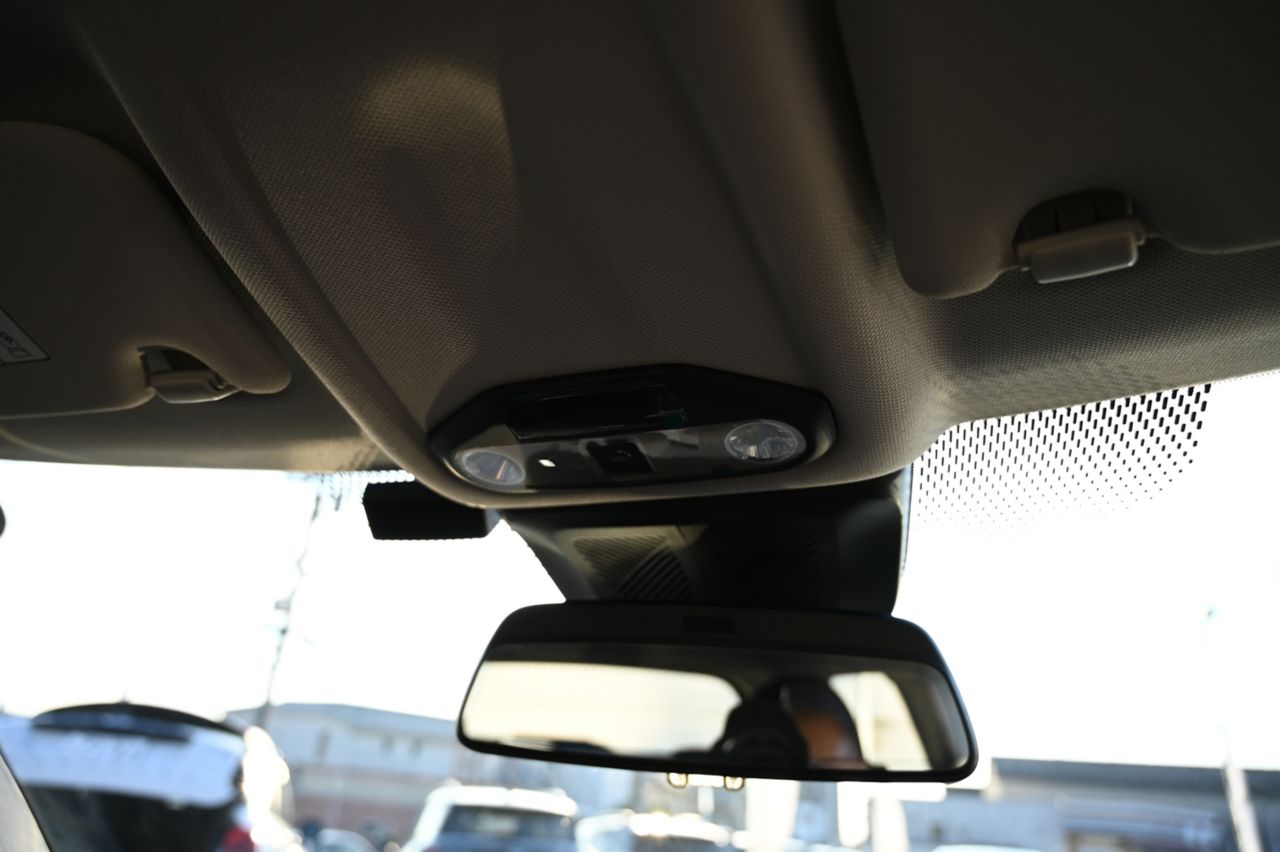 J01 MINI Cooper E