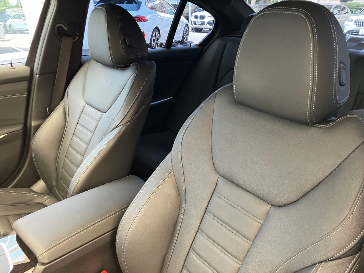 G20 320d xDrive RHD Saloon