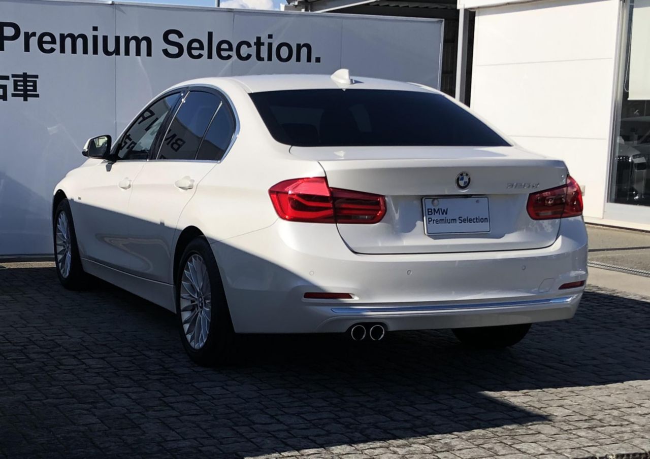 320D SEDAN RHD