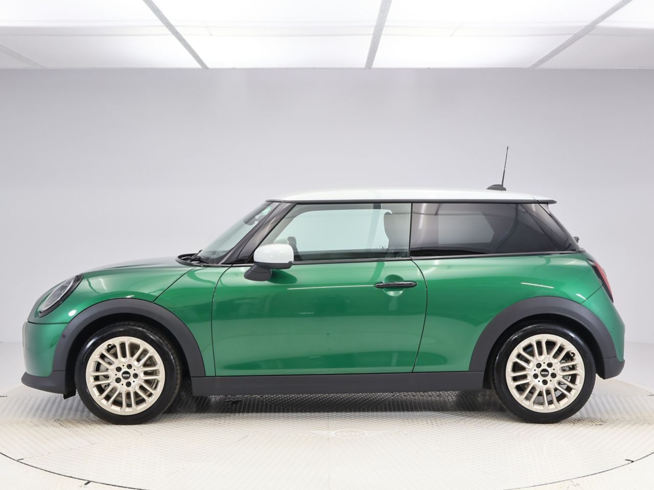 F66 MINI Cooper C 3Dr
