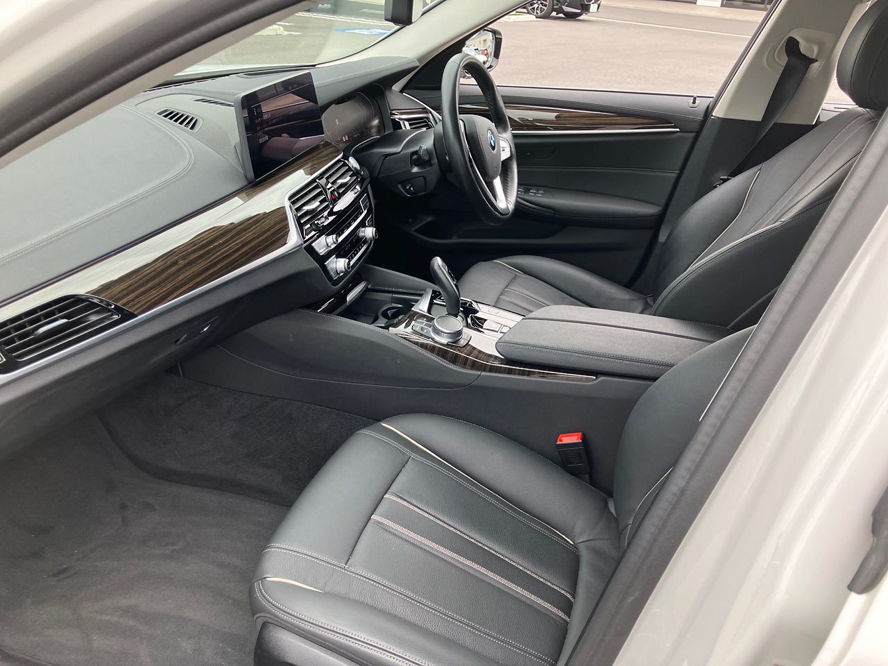 520d xDrive Sedan RHD