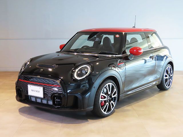 THE MINI JOHN COOPER WORKS.