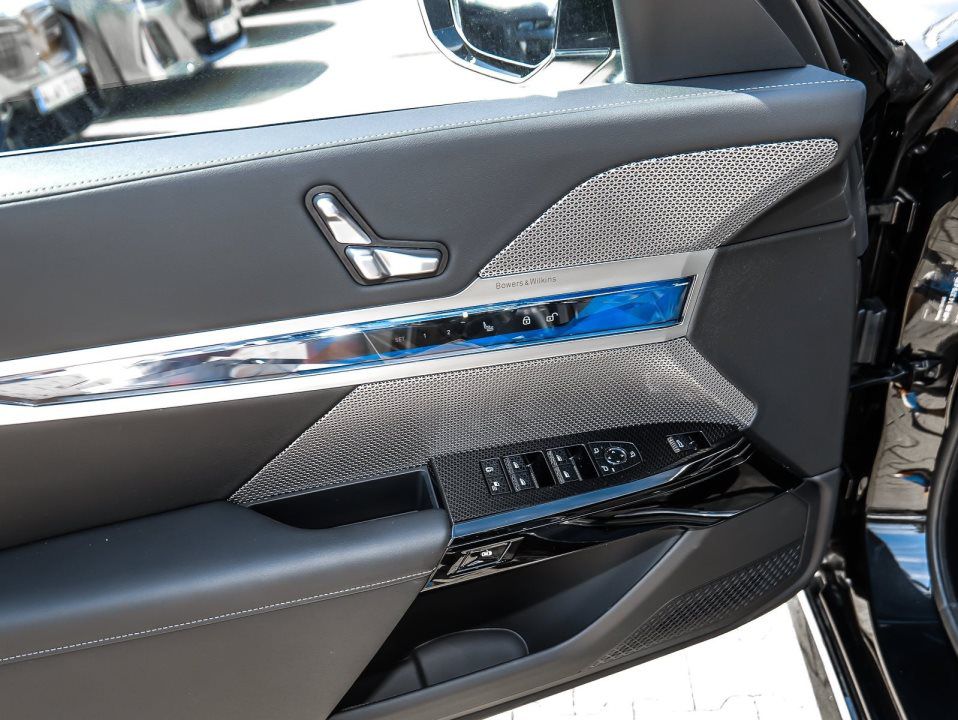 BMW 740