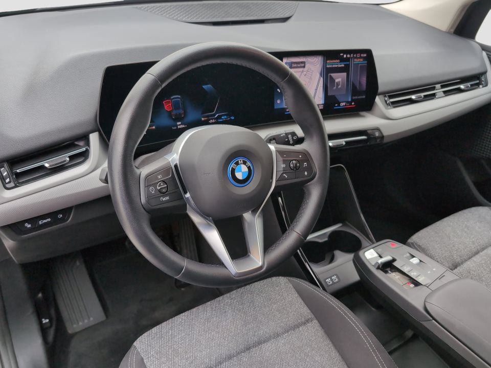 BMW 225
