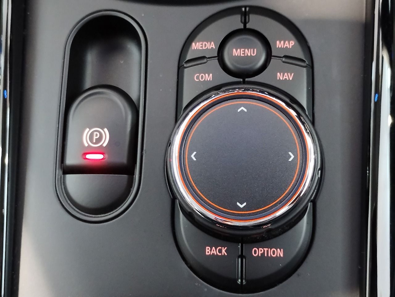 MINI CLUBMAN COOPER D