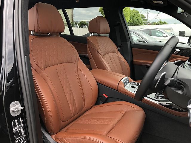 X7 xDrive40d RHD US