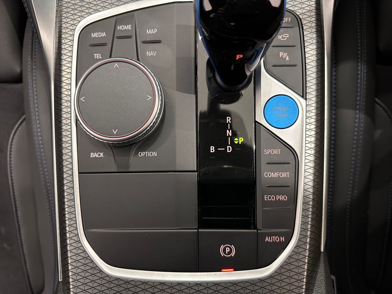 G26 i4 eDrive40 RHD
